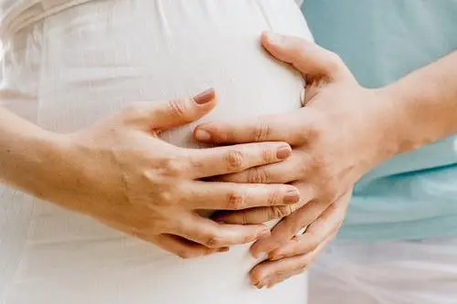 精子碎片率高是什么原因？能做三代试管婴儿吗？